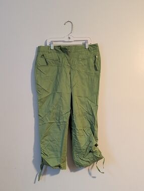 Ann Taylor Olive Green Cropped Cargo Pants